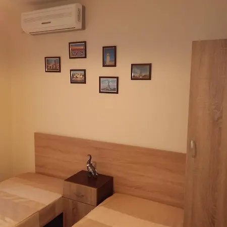 Central Apartment *