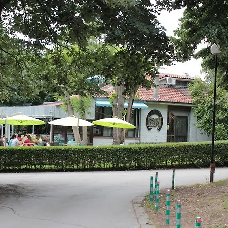 Central Апартамент *